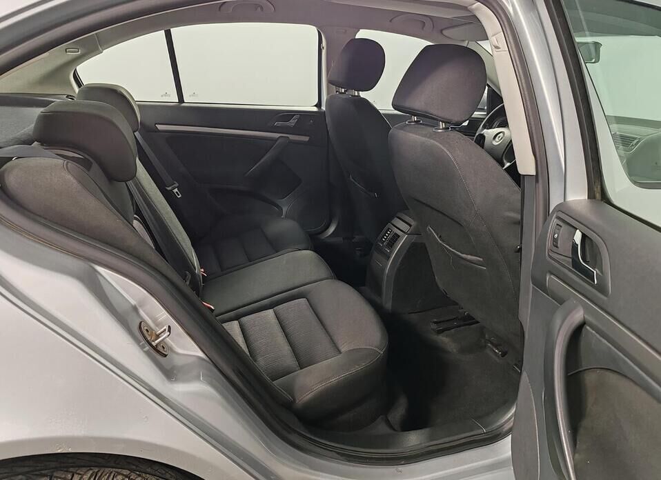 Skoda Octavia, II (A5) 1.6 MT (102 л.с.)