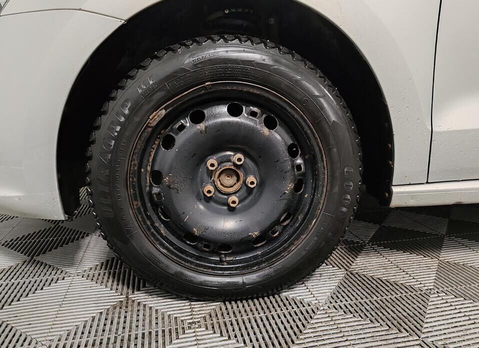 Volkswagen Polo, V 1.6 MT (105 л.с.)