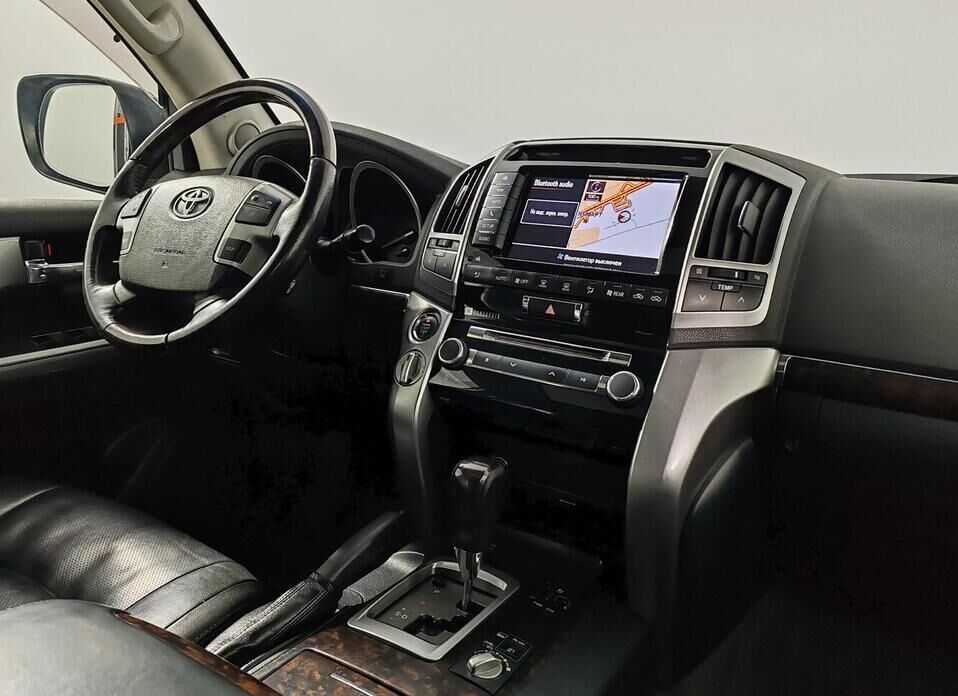 Toyota Land Cruiser, 200 Series Рестайлинг 1 4.5d AT (235 л.с.) 4WD