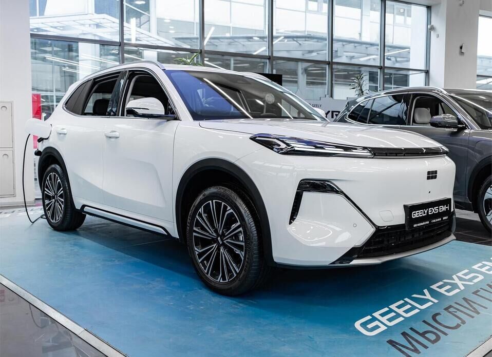Geely EX5 EM-i 1.5hyb AT (167 л.с.)