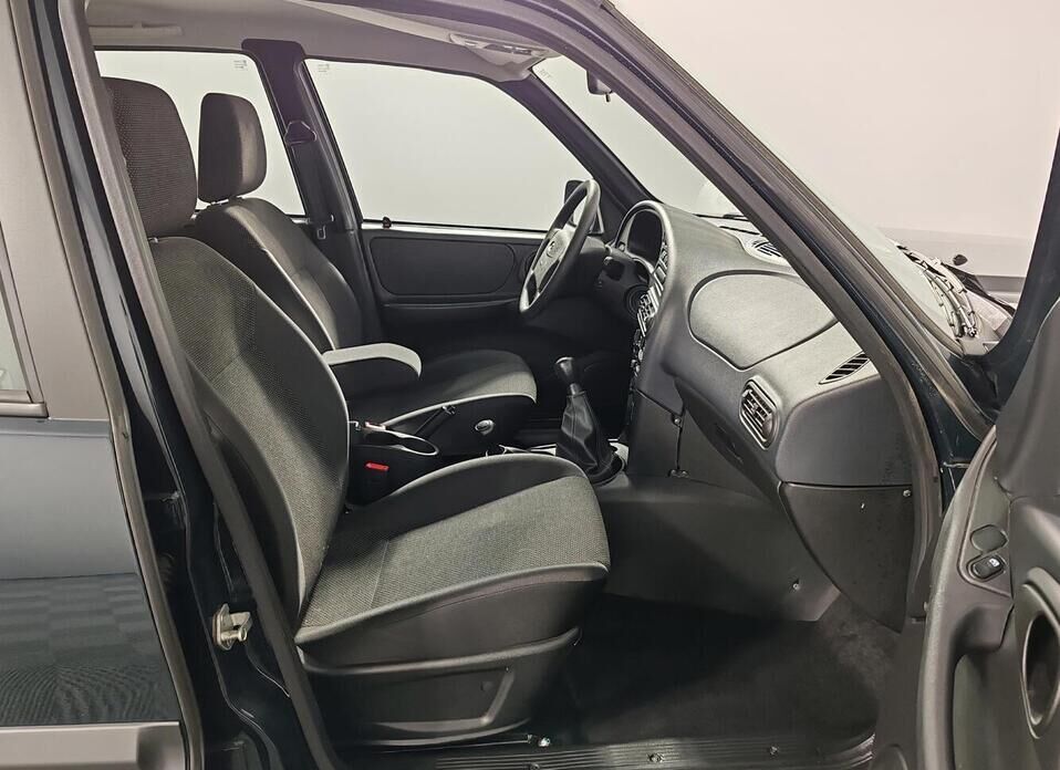 LADA (ВАЗ) Niva Travel, I 1.7 MT (80 л.с.) 4WD