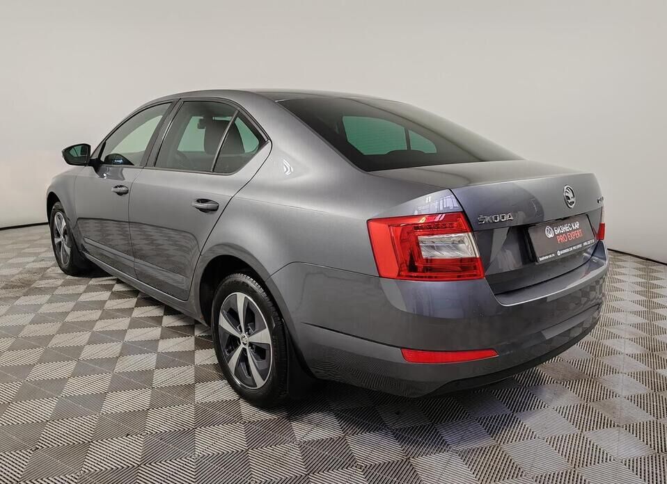 Skoda Octavia, III (A7) 1.6 MT (110 л.с.)