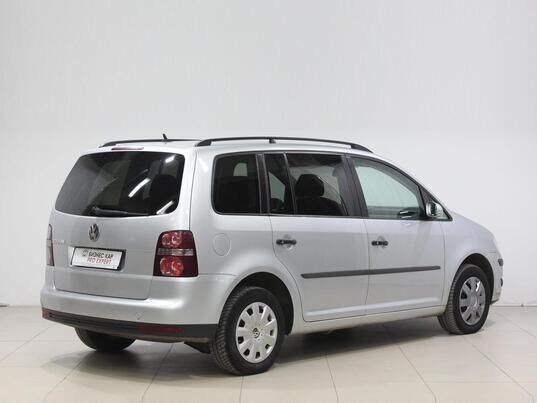 Volkswagen Touran, 2008&nbsp;г., 235&nbsp;661&nbsp;км