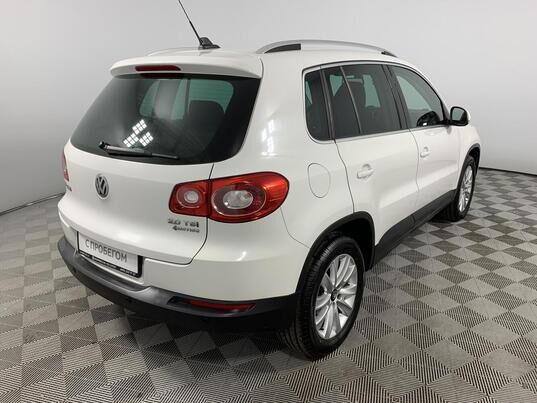 Volkswagen Tiguan, 2011&nbsp;г., 140&nbsp;452&nbsp;км