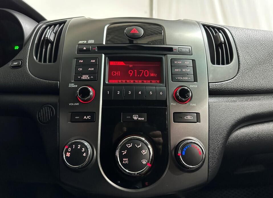 Kia Cerato, II 6-speed 1.6 MT (126 л.с.)