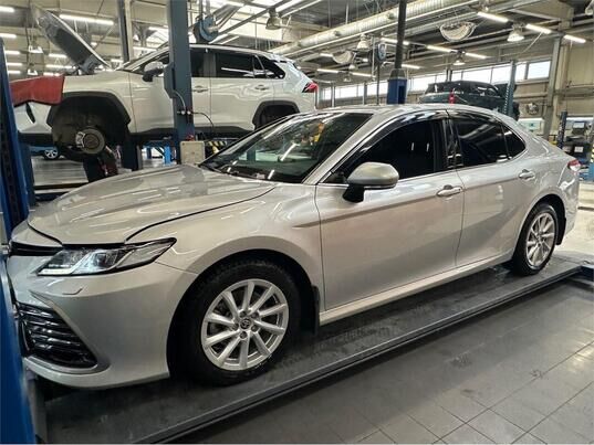 Toyota Camry, 2021&nbsp;г., 77&nbsp;424&nbsp;км