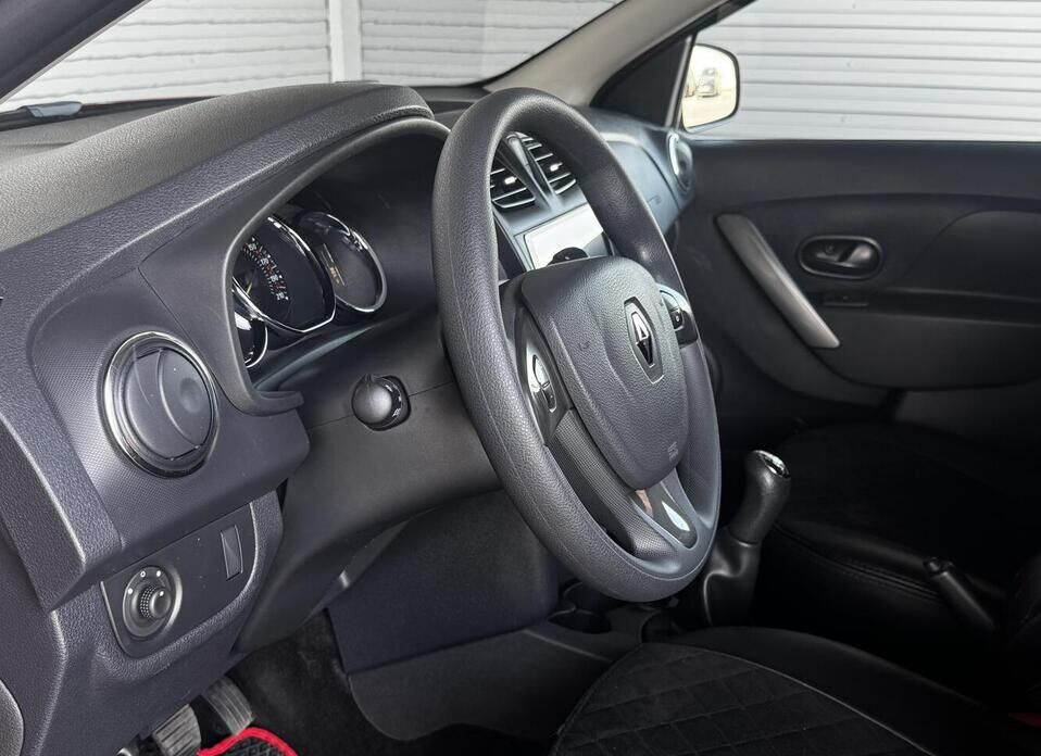 Renault Sandero, II Рестайлинг Stepway 1.6 MT (113 л.с.)