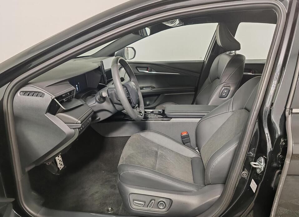 Toyota Camry, IX (XV80) China Market 2.0 CVT (173 л.с.)