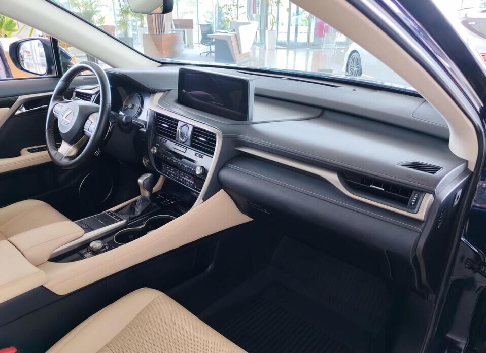 Lexus RX, IV Рестайлинг 300 2.0 AT (238 л.с.) 4WD
