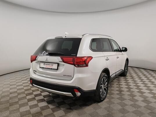 Mitsubishi Outlander, 2017 г., 82 609 км