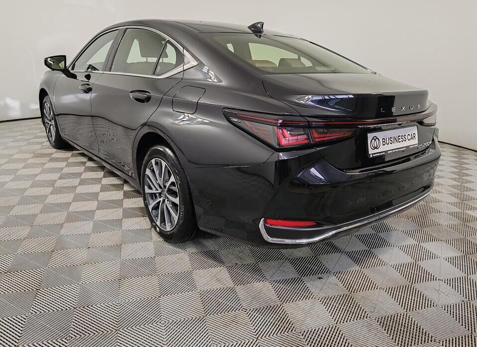 Lexus ES, VII Рестайлинг 2 200 2.0 CVT (173 л.с.)