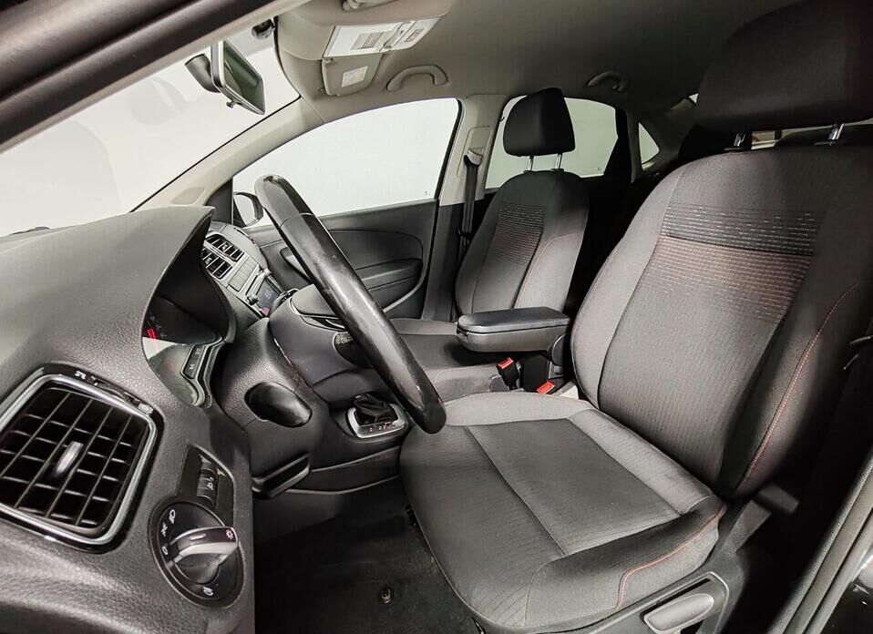 Volkswagen Polo, V Рестайлинг 1.6 AT (110 л.с.)