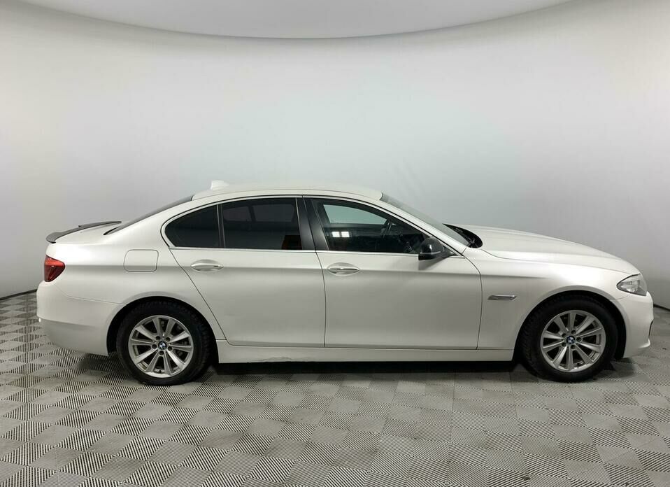 BMW 5 серии 528i xDrive 2.0 AT (245 л.с.) 4WD