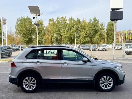 Volkswagen Tiguan, 2021 г., 65 503 км