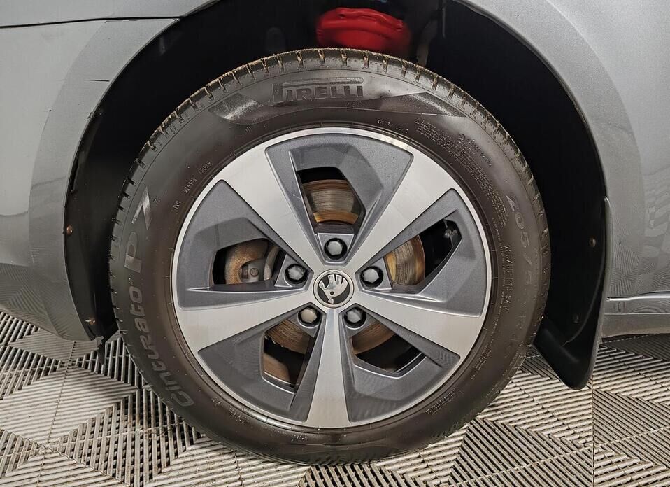 Skoda Octavia, III (A7) 1.6 MT (110 л.с.)