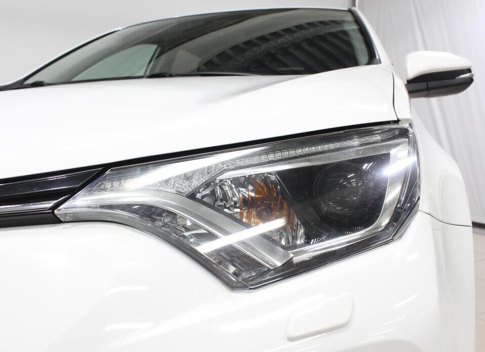 Toyota RAV4 2.0 MT (146 л.с.)