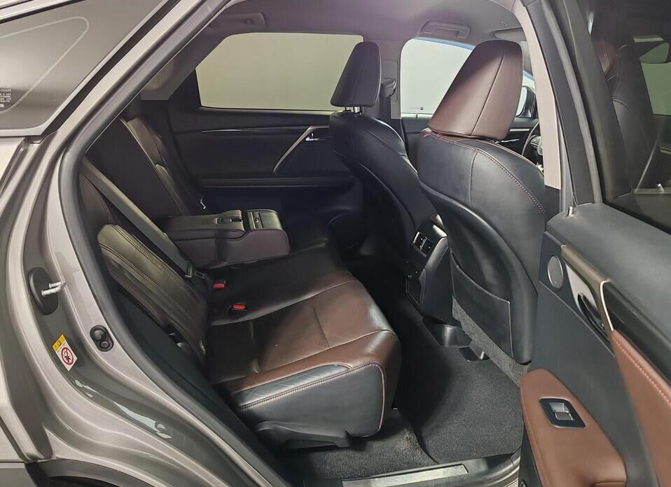 Lexus RX, IV 300 2.0 AT (238 л.с.) 4WD