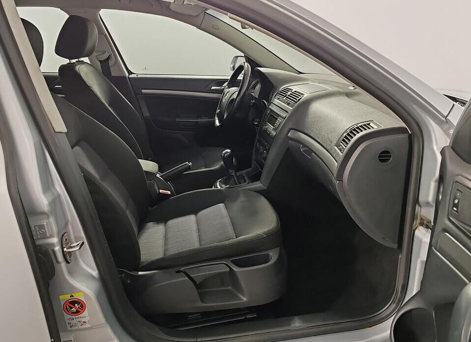 Skoda Octavia, II (A5) 1.6 MT (102 л.с.)