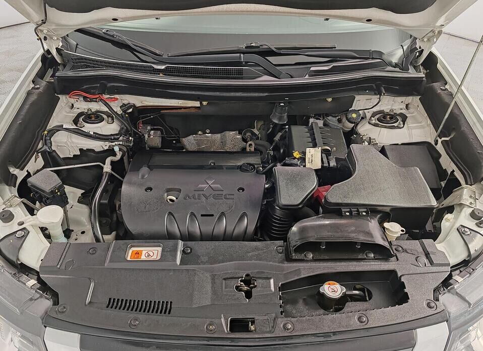 Mitsubishi Outlander, III Рестайлинг 2 2.0 CVT (146 л.с.) 4WD