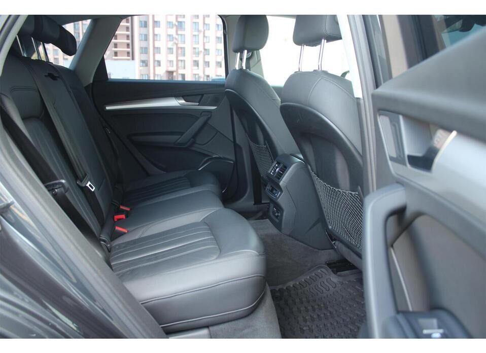Audi Q5, II (FY) Рестайлинг 45 TFSI 2.0 AMT (249 л.с.) 4WD