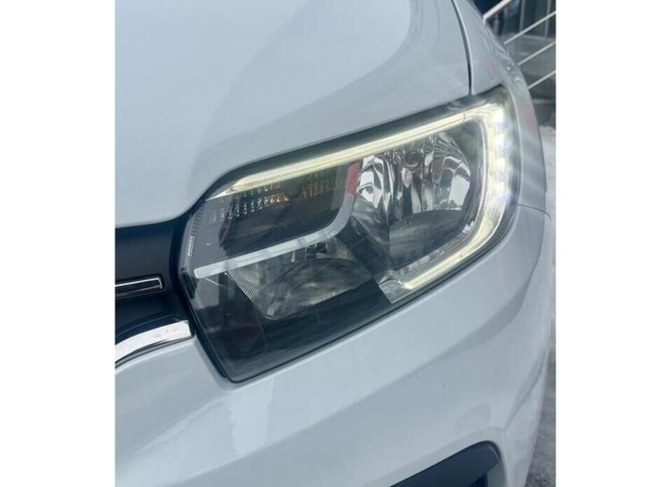 Renault Logan, II Рестайлинг 1.6 MT (82 л.с.)