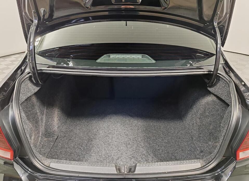 Volkswagen Polo, V Рестайлинг 1.6 AT (110 л.с.)