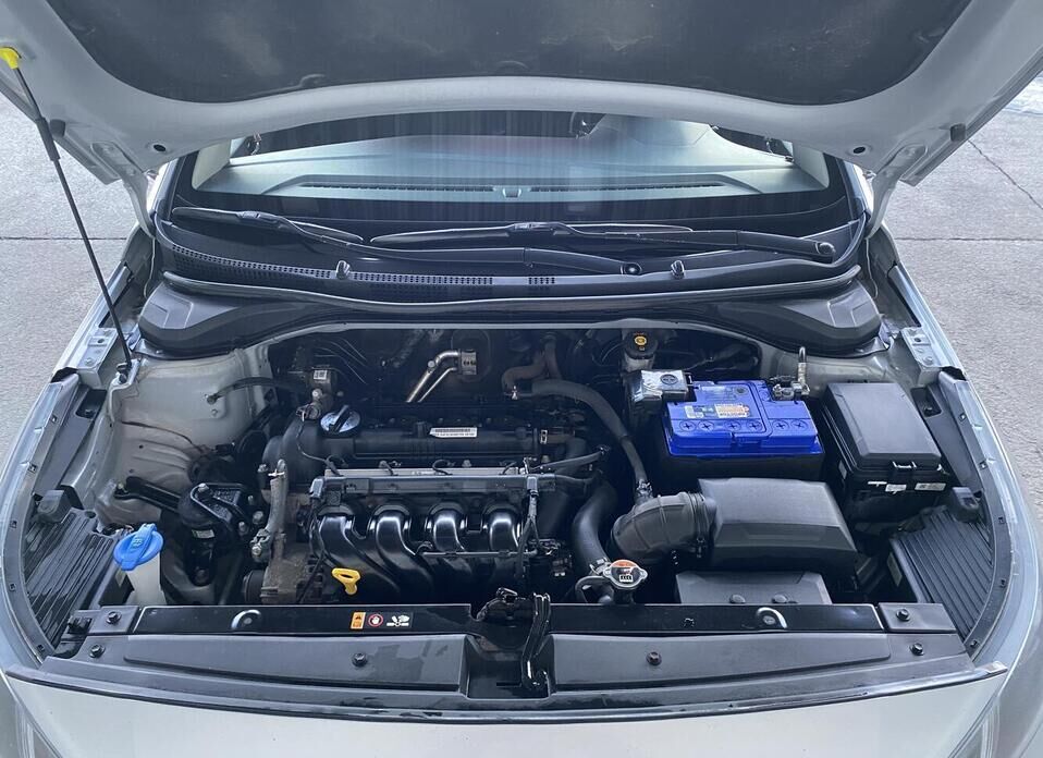 Hyundai Solaris, II Рестайлинг 1.6 MT (123 л.с.)