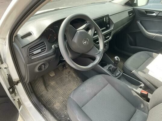 Volkswagen Polo, 2021 г., 100 141 км