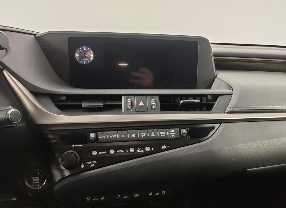 Lexus ES, VII 250 2.5 AT (200 л.с.)