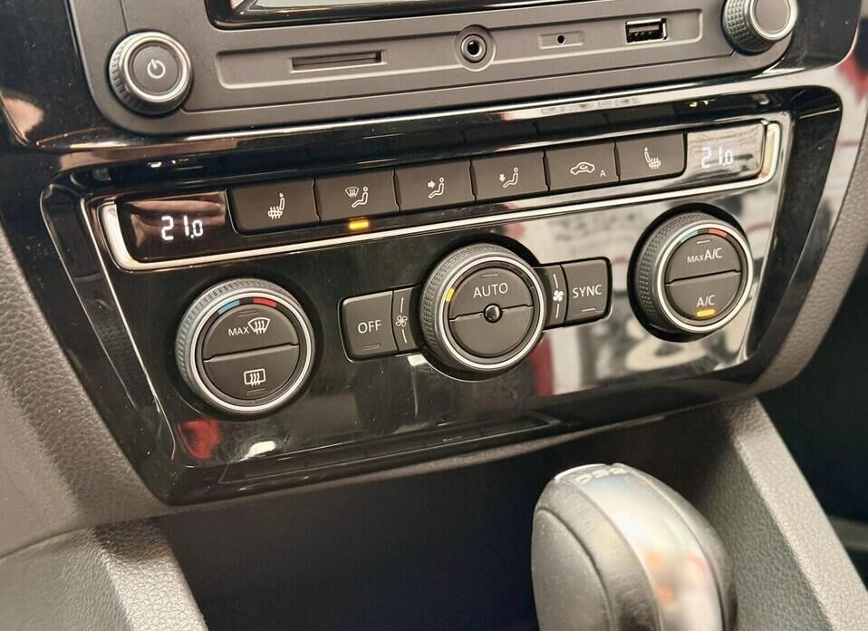 Volkswagen Jetta, VI Рестайлинг 1.4 AMT (125 л.с.)