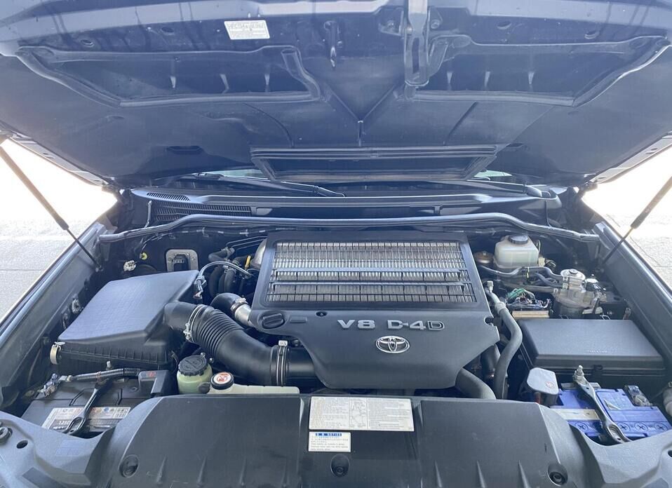 Toyota Land Cruiser, 200 Series Рестайлинг 2 4.5d AT (249 л.с.) 4WD