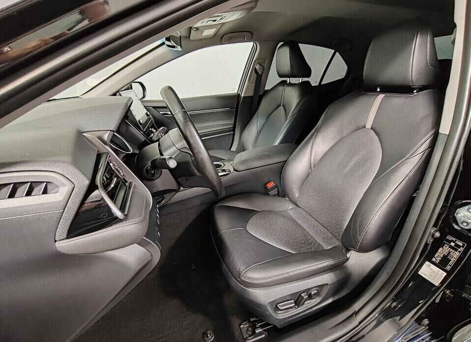 Toyota Camry, VIII (XV70) Рестайлинг 2.5 AT (200 л.с.)