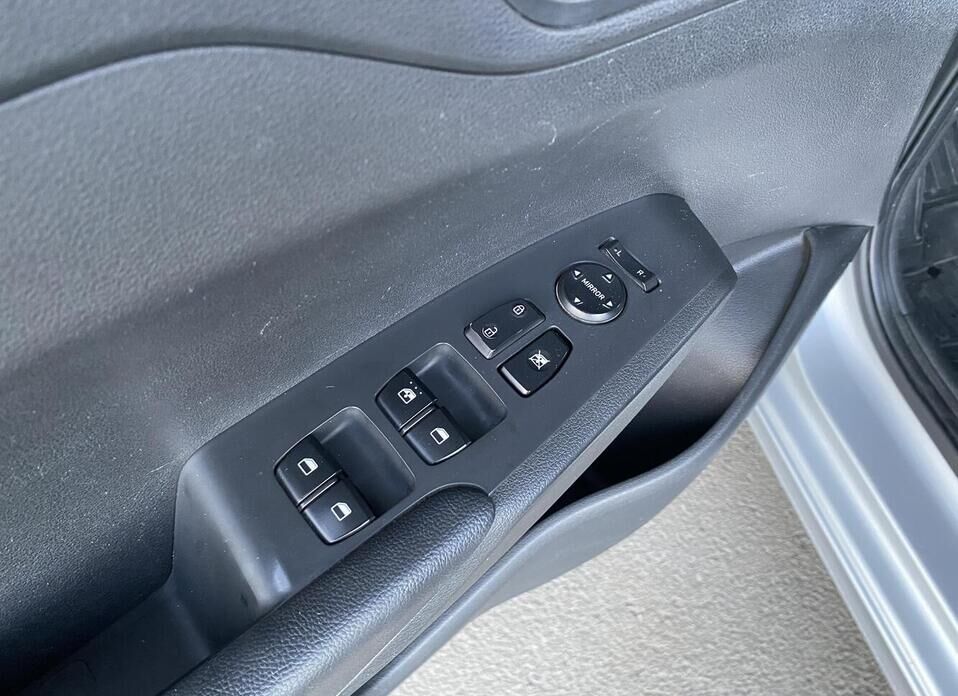 Hyundai Solaris, II Рестайлинг 1.6 MT (123 л.с.)