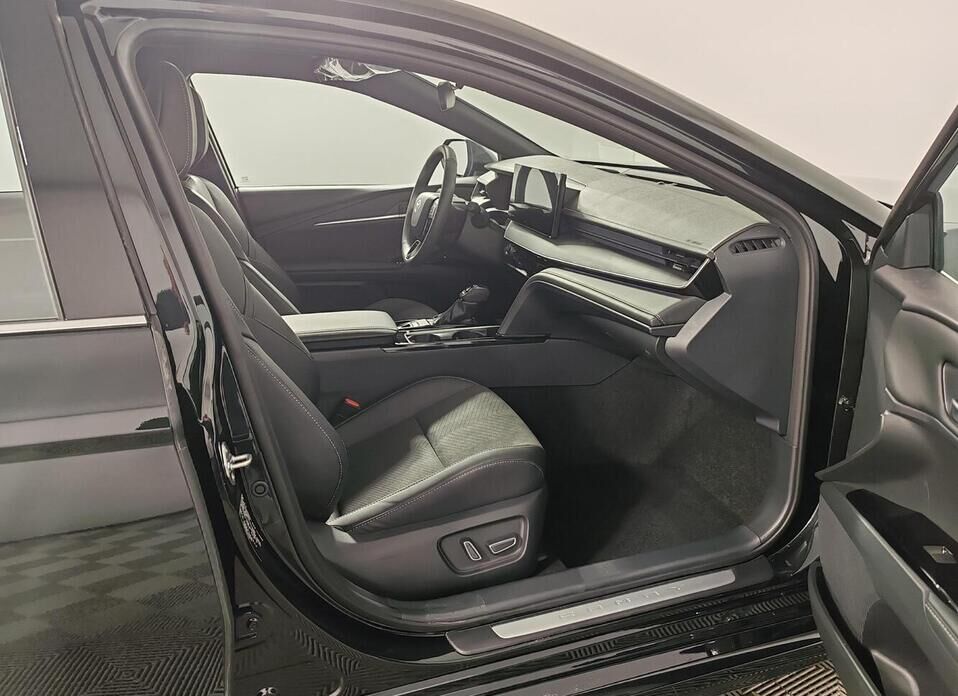 Toyota Camry, IX (XV80) China Market 2.0 CVT (173 л.с.)