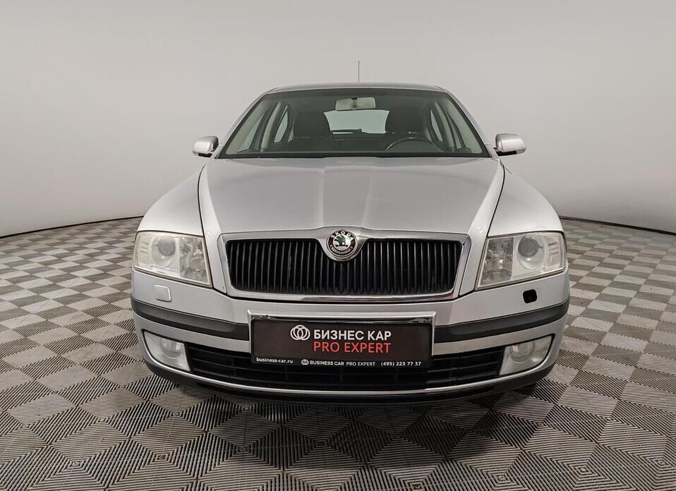 Skoda Octavia, II (A5) 1.6 MT (102 л.с.)