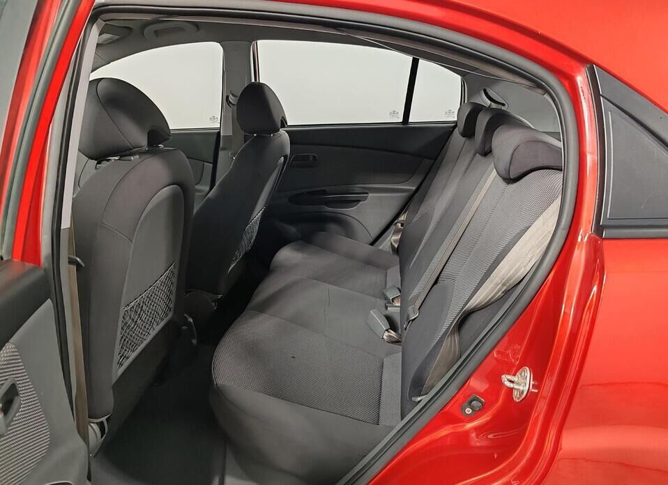 Kia Rio, II Рестайлинг 1.4 AT (95 л.с.)