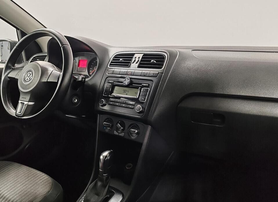 Volkswagen Polo, V 1.6 AT (105 л.с.)