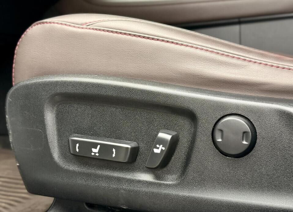 Lexus RX, IV Рестайлинг 300 2.0 AT (238 л.с.) 4WD