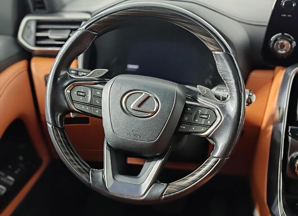 Lexus LX, IV 600 3.5 AT (415 л.с.) 4WD