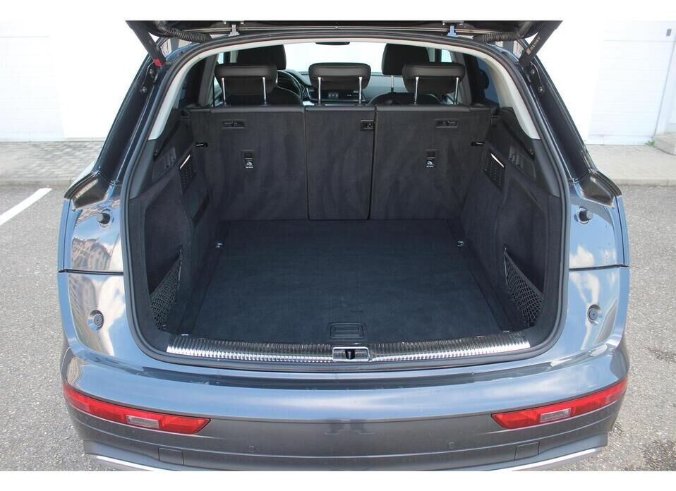 Audi Q5, II (FY) Рестайлинг 45 TFSI 2.0 AMT (249 л.с.) 4WD