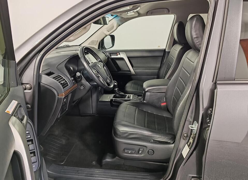 Toyota Land Cruiser Prado 2.8d AT (200 л.с.) 4WD