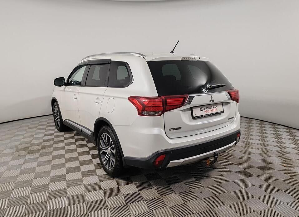Mitsubishi Outlander, III Рестайлинг 2 2.0 CVT (146 л.с.) 4WD