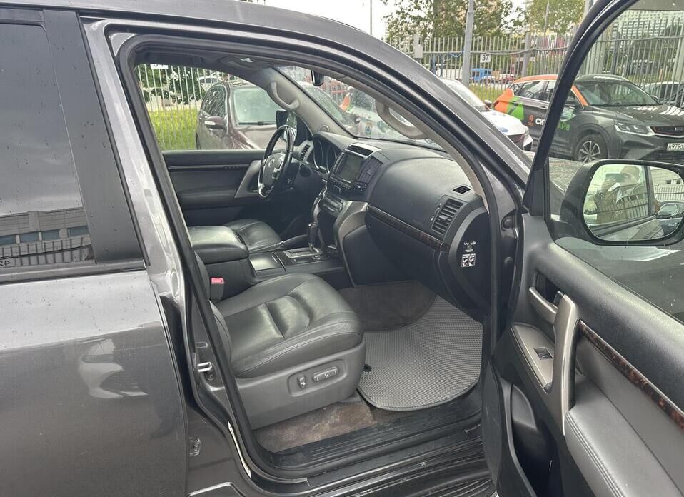 Toyota Land Cruiser, 200 Series 4.7 AT (288 л.с.) 4WD