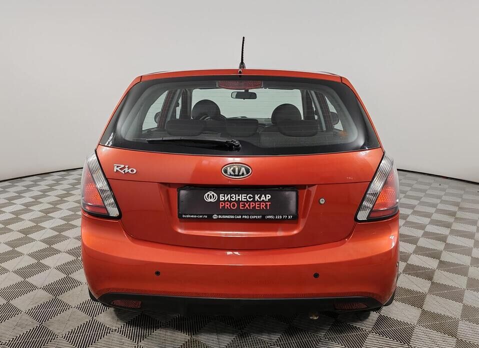 Kia Rio, II Рестайлинг 1.4 AT (95 л.с.)