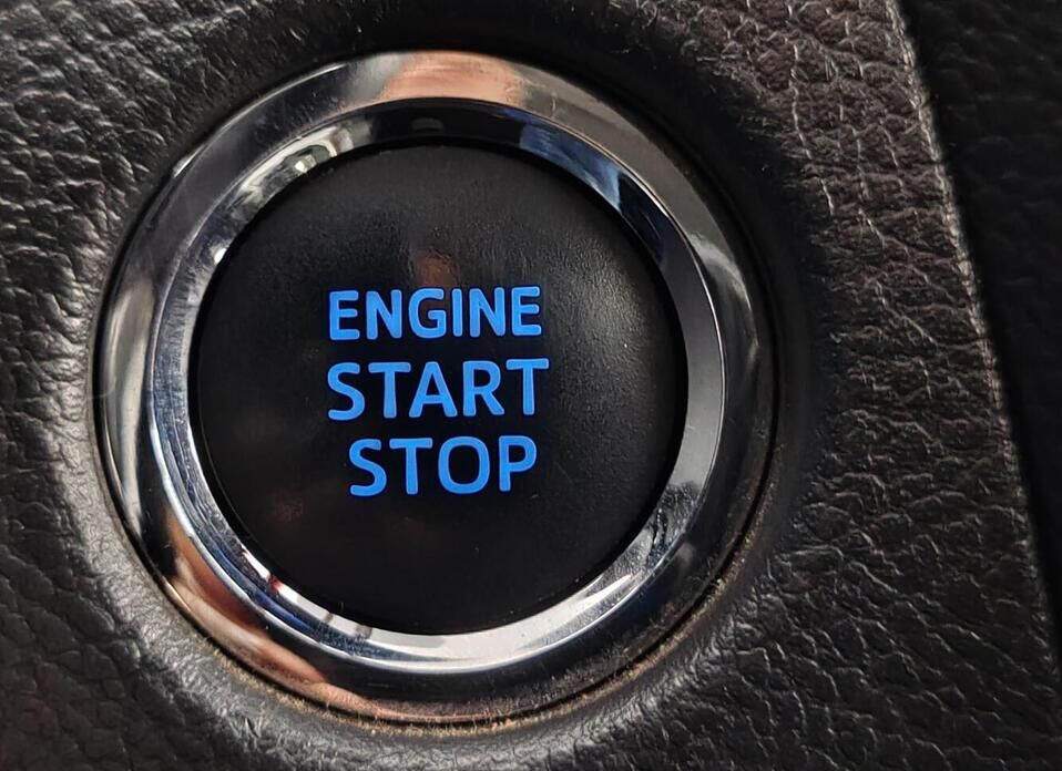 Toyota Auris, II 1.6 CVT (132 л.с.)