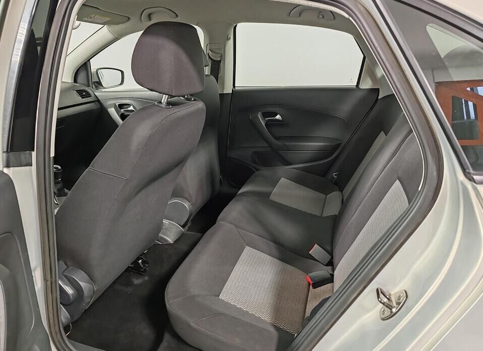 Volkswagen Polo, V 1.6 MT (105 л.с.)