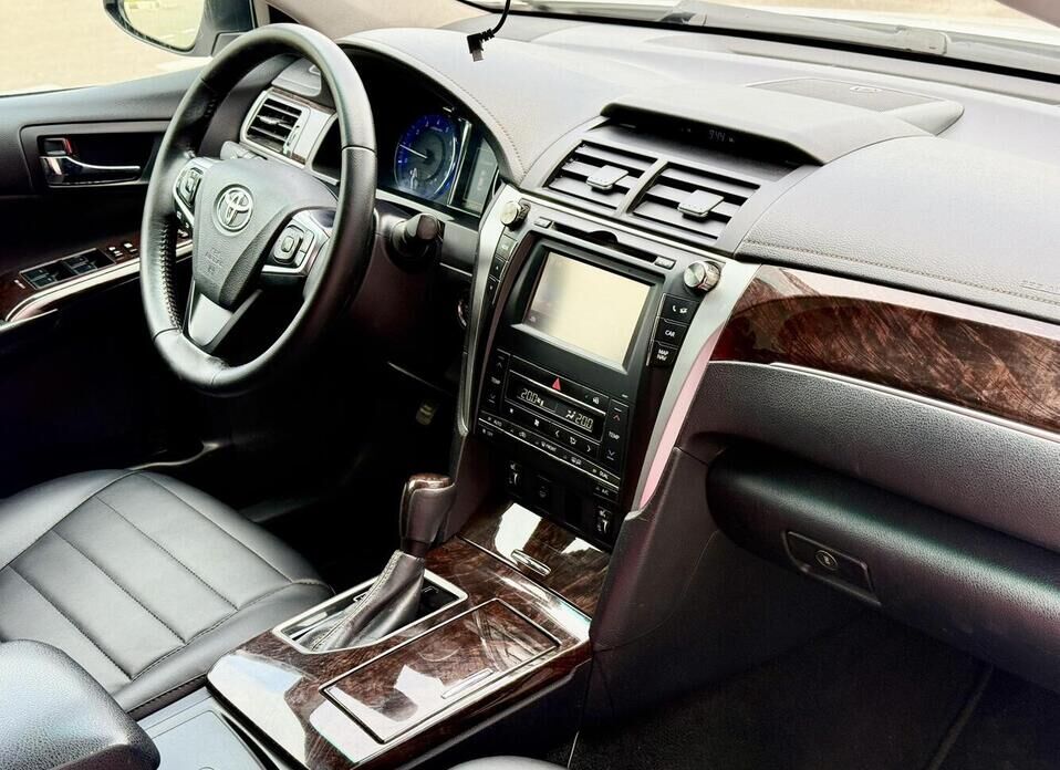 Toyota Camry, VII (XV50) Рестайлинг 2.5 AT (181 л.с.)
