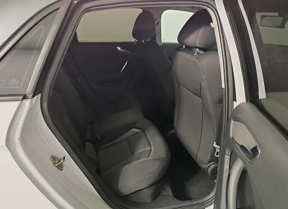 Audi A1, I (8X) 1.4 AMT (122 л.с.)