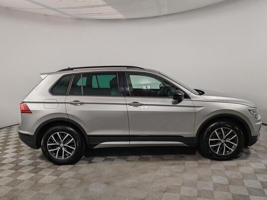 Volkswagen Tiguan, 2019&nbsp;г., 125&nbsp;492&nbsp;км