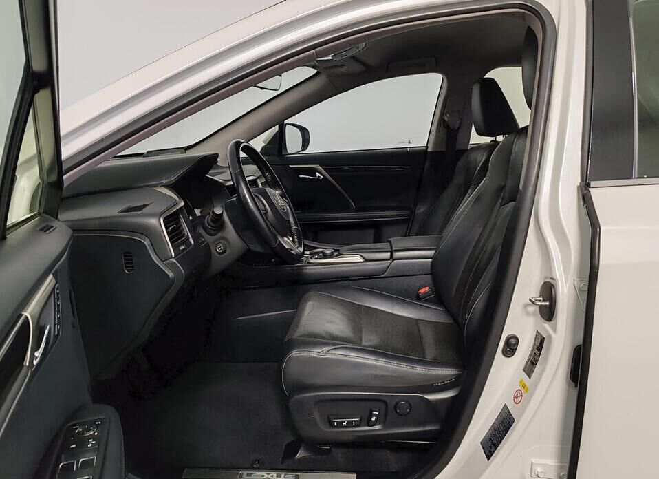 Lexus RX, IV 200t 2.0 AT (238 л.с.) 4WD